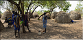 Les Mursi sont semi-nomades et vivent le long du fleuve Omo à la périphérie du parc Mago près de Jinka. (27)