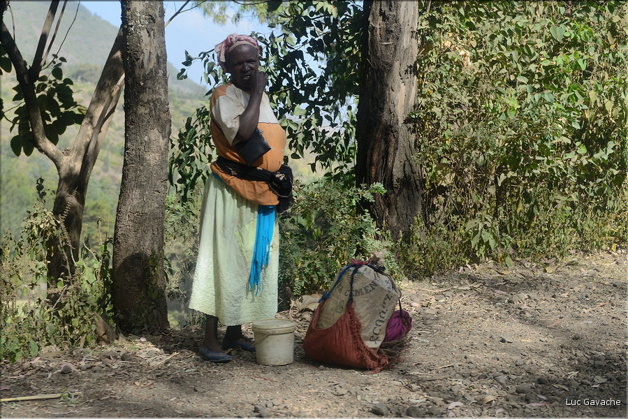 Dans les environs de la ville de Konso. (3)