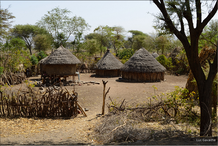 Dans les environs de la ville de Konso. (30)