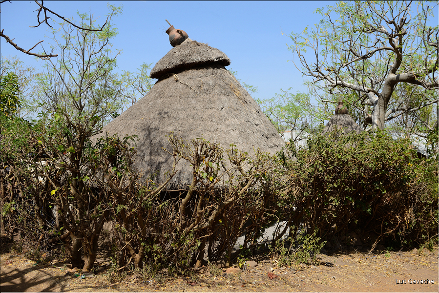 Le village de Gamolé est peuplé de l'ethnie Konso. (1)