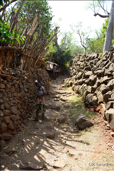 Le village de Gamolé est peuplé de l'ethnie Konso. (16)
