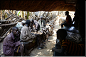 Les moras sont construits tous les 18 ans pour chaque génération. Ces pôles occupent une place importante dans la vie sociale des Konso. (6)