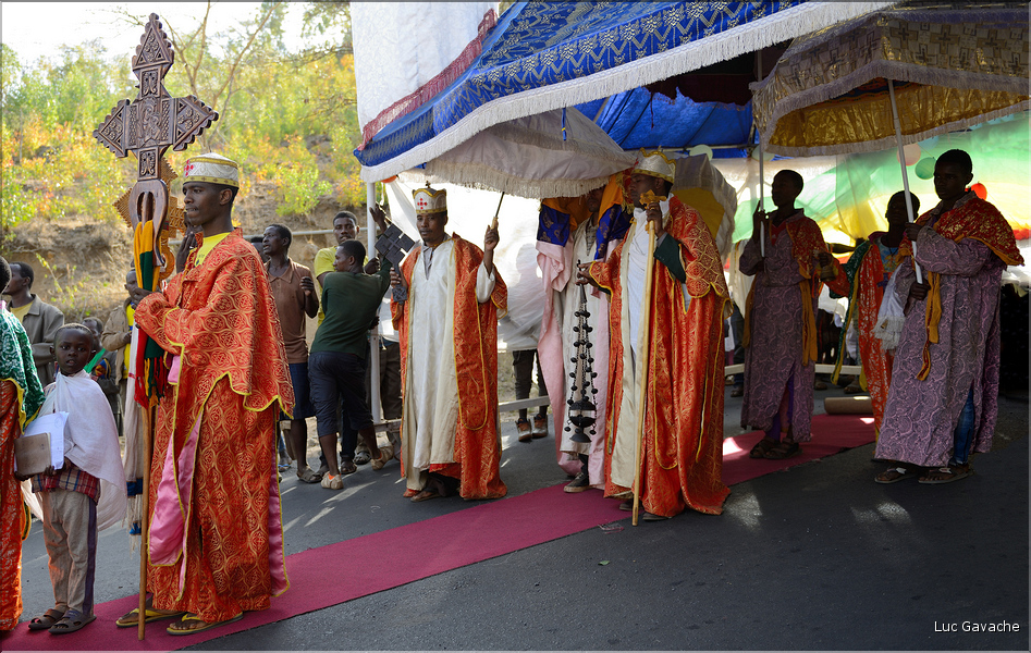 La fête orthodoxe du Timkat se déroule à la mi-janvier et commémore la naissance du Christ. (4)