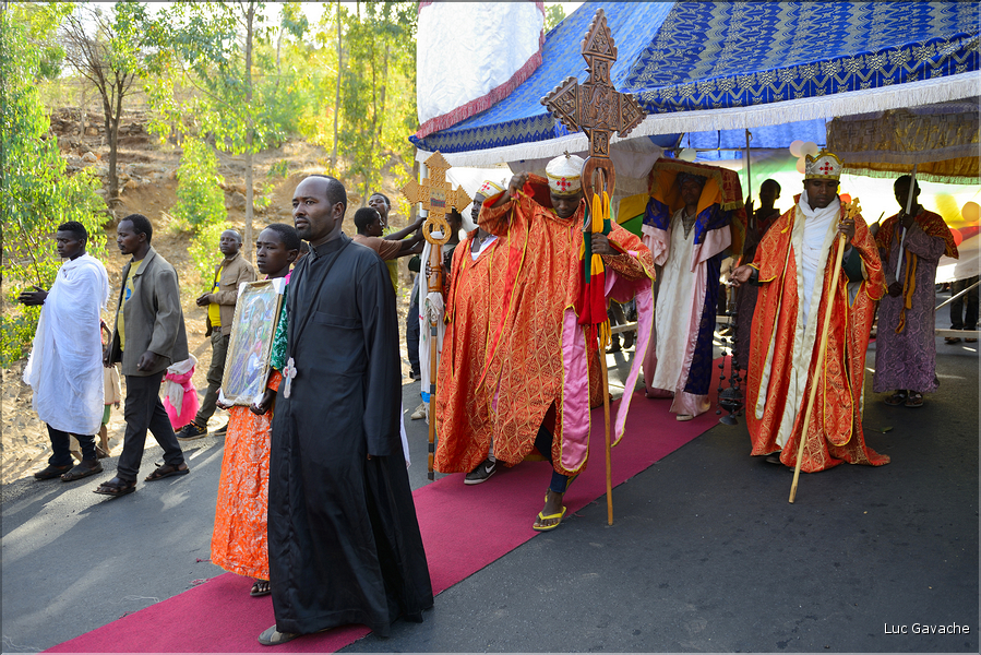 La fête orthodoxe du Timkat se déroule à la mi-janvier et commémore la naissance du Christ. (6)
