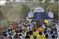 Au cours de l'avancé du cortège, différentes églises le rejoignent. (7)