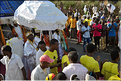 Au cours de l'avancé du cortège, différentes églises le rejoignent. (13)