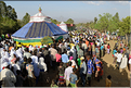 Au cours de l'avancé du cortège, différentes églises le rejoignent. (17)