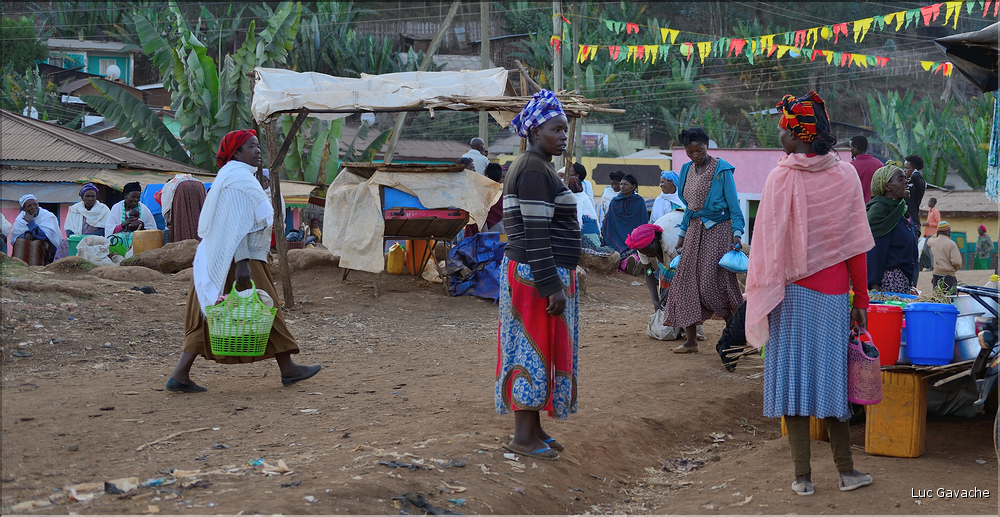 Jour de marché chez les Dorzes du village d'Hayzo près d'Arbaminch. (10)