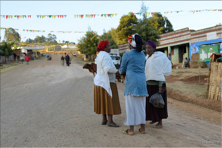 Jour de marché chez les Dorzes du village d'Hayzo près d'Arbaminch. (15)