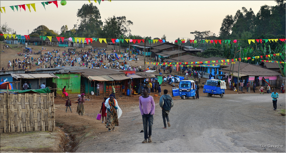 Jour de marché chez les Dorzes du village d'Hayzo près d'Arbaminch. (18)