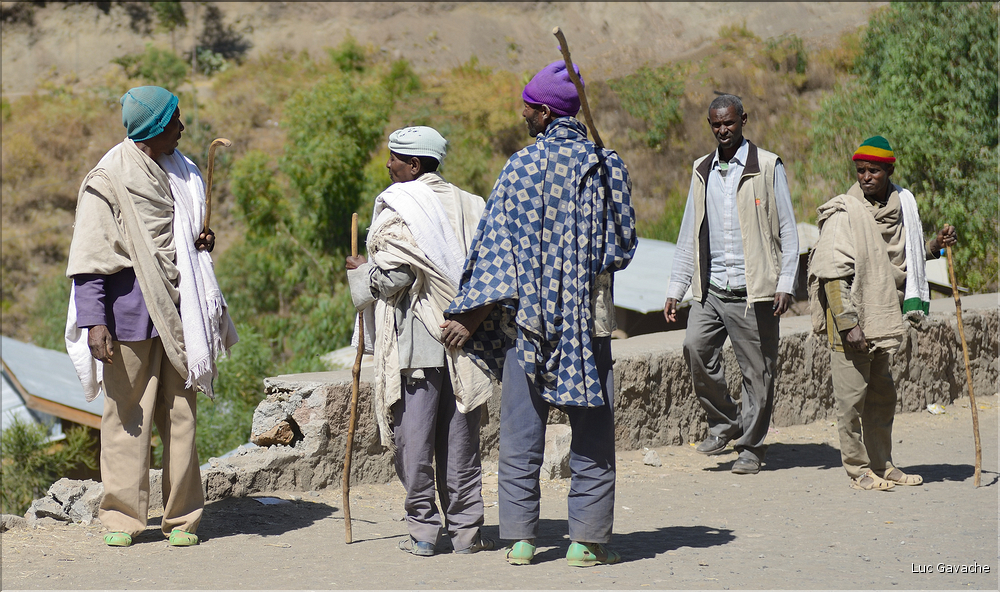 Lalibela est le plus important lieu saint de l'orthodoxie éthiopienne et attire de nombreux pèlerins.  (7)
