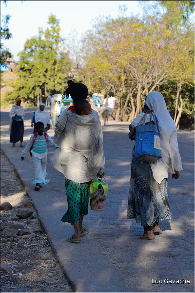 Lalibela est le plus important lieu saint de l'orthodoxie éthiopienne et attire de nombreux pèlerins.  (8)