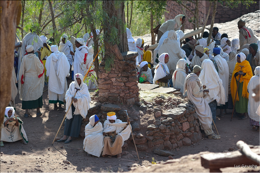 Lalibela est le plus important lieu saint de l'orthodoxie éthiopienne et attire de nombreux pèlerins.  (11)