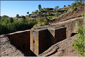 A Lalibela on dénombre pas moins de onze églises du XII ème siècle, creusées à même le sol volcanique. Ici St. Georges. (6)