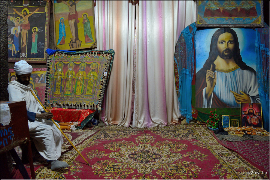 Beta Medhane Alem -l'église du sauveur du monde- est la plus vaste de Lalibella. (13)