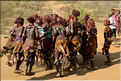 Les chants et les danses ont repris et la ferveur va monter crescendo. (11)