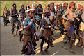 Les chants et les danses ont repris et la ferveur va monter crescendo. (31)