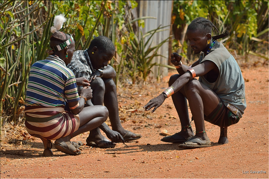 Hamer se rendant au marché hebdomadaire de Dimeka. (6)