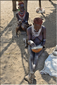 Ici le village Korcho oú les femmes préparent collectivement du sorgho pour faire de la bière en vu d'une petite fête. (10)