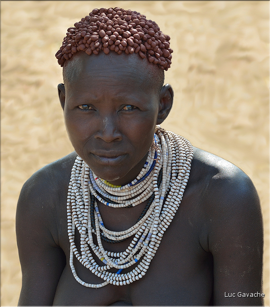 Ici le village Korcho oú les femmes préparent collectivement du sorgho pour faire de la bière en vu d'une petite fête. (11)