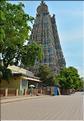 Le Temple de Sri Meenaski de Madurai est l'un des plus grands d'Inde. Il date du VIII ème siècle mais a été rebati au XIII et au XVII ème siècle. (2)