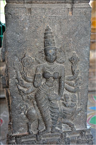 Dans le Temple d'Ekambareshwara de Kanchipuram. (2)