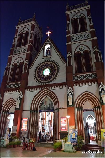 L'église du Sacré-coeur-de-Jésus à Pondichery. (1)