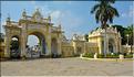 Mysore Palace témoigne de la grandeur des maharajas d'antan. Il est toujours en parti occupé par leur descendant. (20)