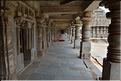Le Temple de Somathpur entre Mysore et Bengalore date du XIII ème siècle et est dédié à Shiva. (5)