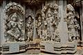 Le Temple de Somathpur entre Mysore et Bengalore date du XIII ème siècle et est dédié à Shiva. (19)