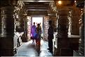 Visiteur dans le Temple de Somathpur entre Mysore et Bengalore. (5)
