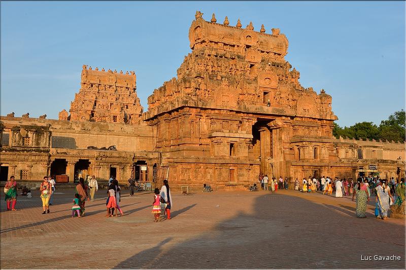 Le temple de Brihadishvara de Thanjavur date du X ème siècle. (1)
