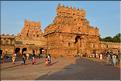 Le temple de Brihadishvara de Thanjavur date du X ème siècle. (1)