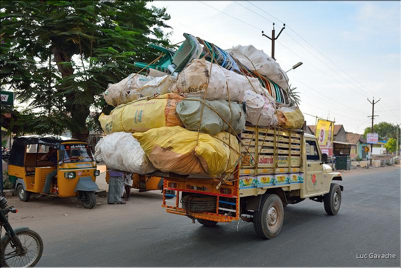 Petit matin ordinaire dans les rues de Thanjavur. (9)