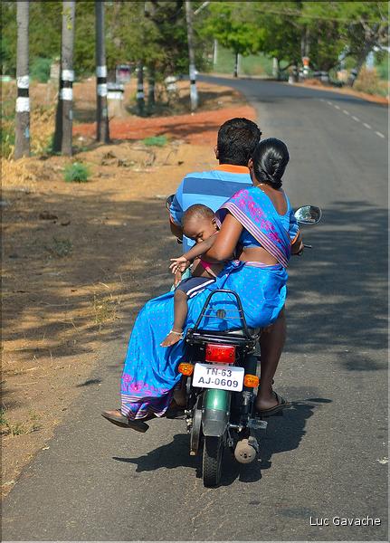 Sur la route entre Thanjavur et Madurai. (8)