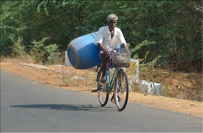 Sur la route entre Thanjavur et Madurai. (11)