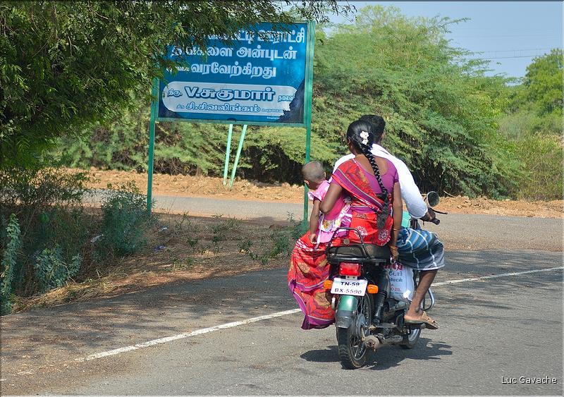 Sur la route entre Thanjavur et Madurai. (12)