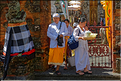 12 Pèlerins venus se recueillir au temple de Pura Taman Pule. (1)