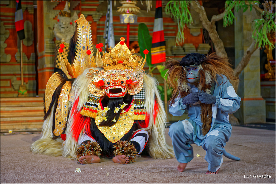 16 Le Barong est une créature mythique balinaise qui représente les forces du bien sur terre. (5)