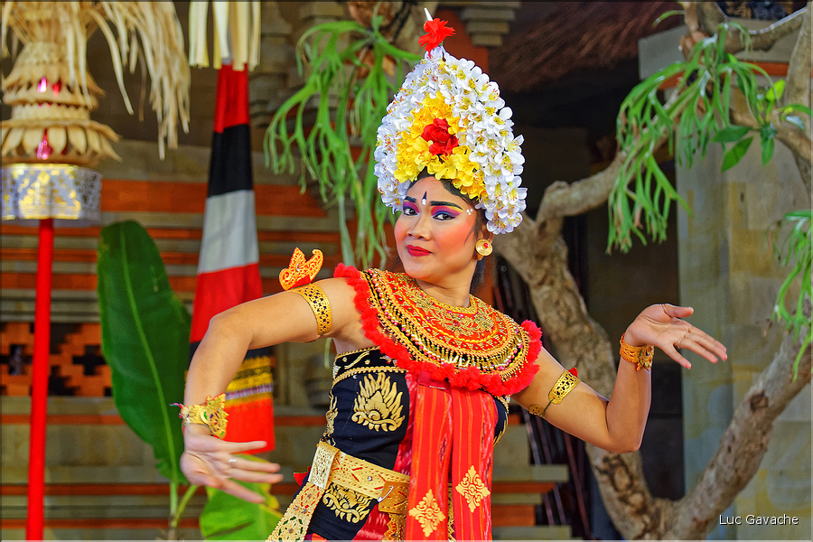 17 Danse traditionnelle balinaise pendant le spectacle du Barong. (19)