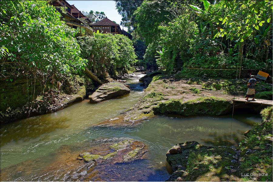 Le magnifique temple hindou de Gunung Lebah daterait de l'an 800. (1)