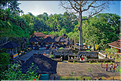 Le temple hindou de Goa Gajah, qui veut dire grotte de l'éléphant, daterait du XIe siècle, on y trouve également des vestiges d'un ancien temple bouddhiste. (2)