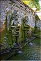 Le temple hindou de Goa Gajah, qui veut dire grotte de l'éléphant, daterait du XIe siècle, on y trouve également des vestiges d'un ancien temple bouddhiste. (5)