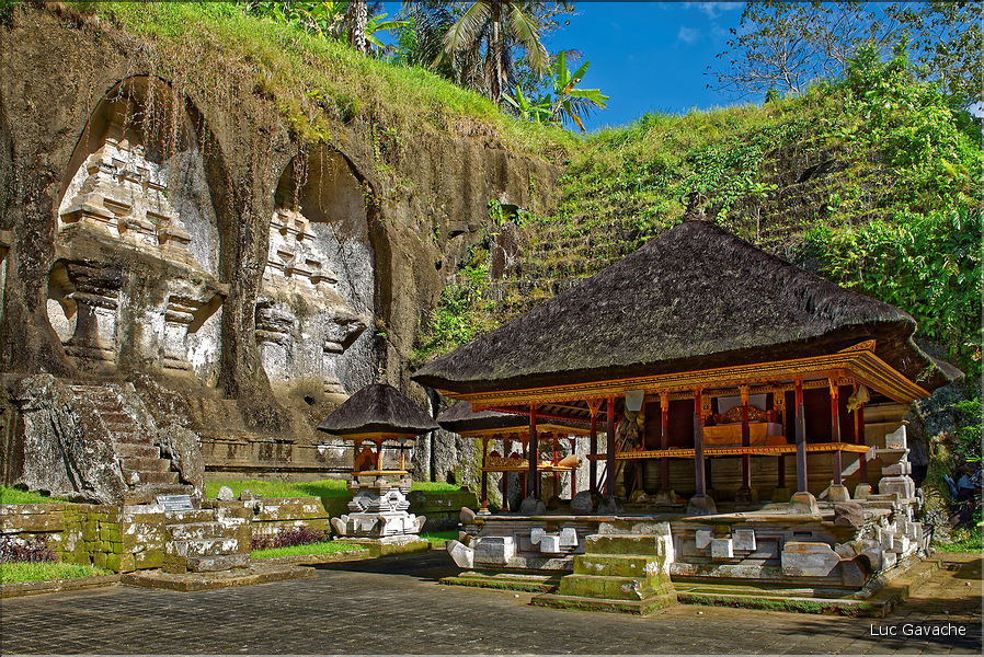 Le complexe religieux de Pura Gunung Kawi abrite des monuments funéraires royaux (nommés Candi) taillés dans le roc (XIe siècle). (5)