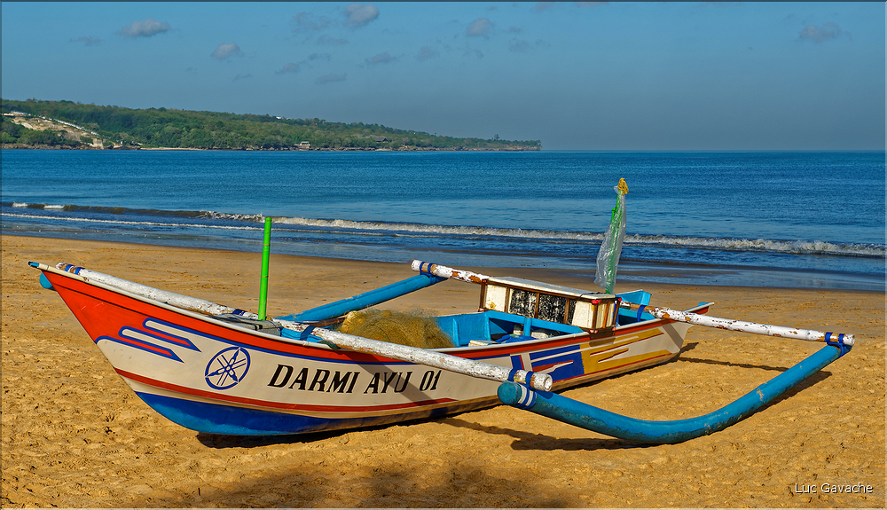 Les typiques et magnifiques bateaux de pêche balinais de Jimbaran. (2)