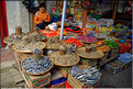 Un des marchés les plus renommés du pays Toraja est celui de Bolu. (10)