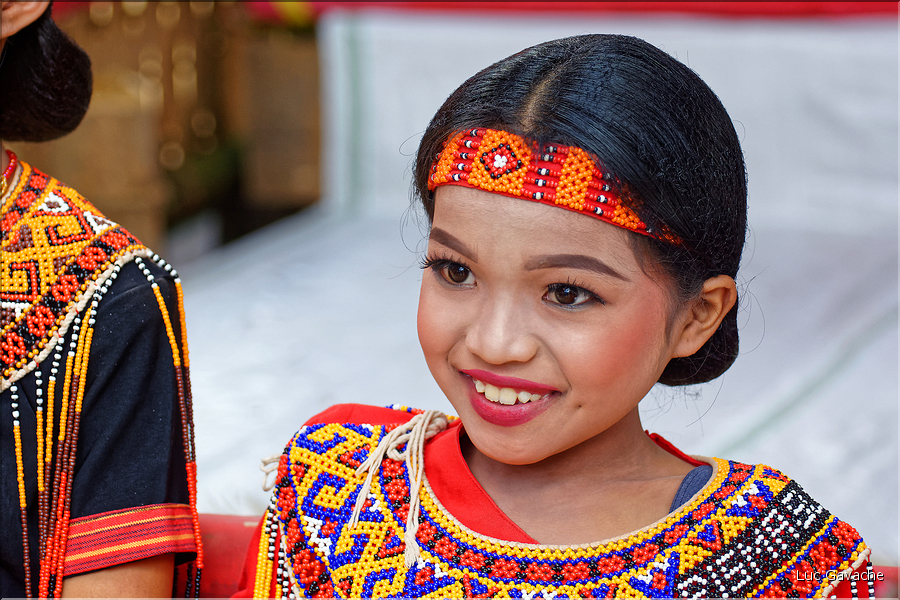 Les jeunes de la famille ont revêtu la tenue traditionnelle Toraja. (34)