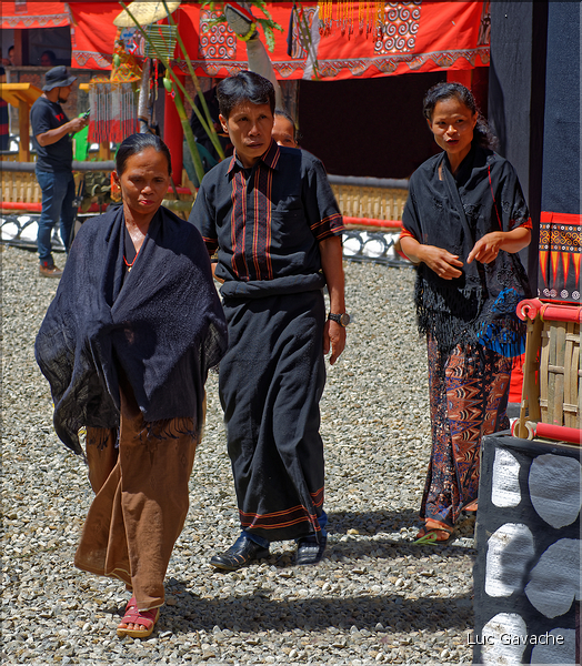 Autres tenues traditionnelles Toraja. (3)