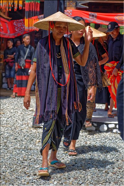 Autres tenues traditionnelles Toraja. (4)