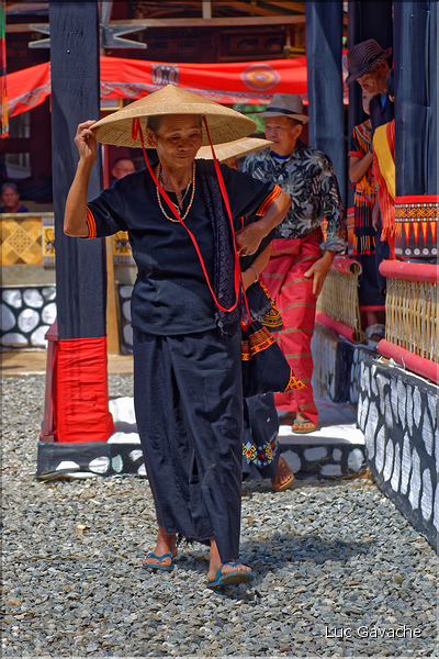Autres tenues traditionnelles Toraja. (8)